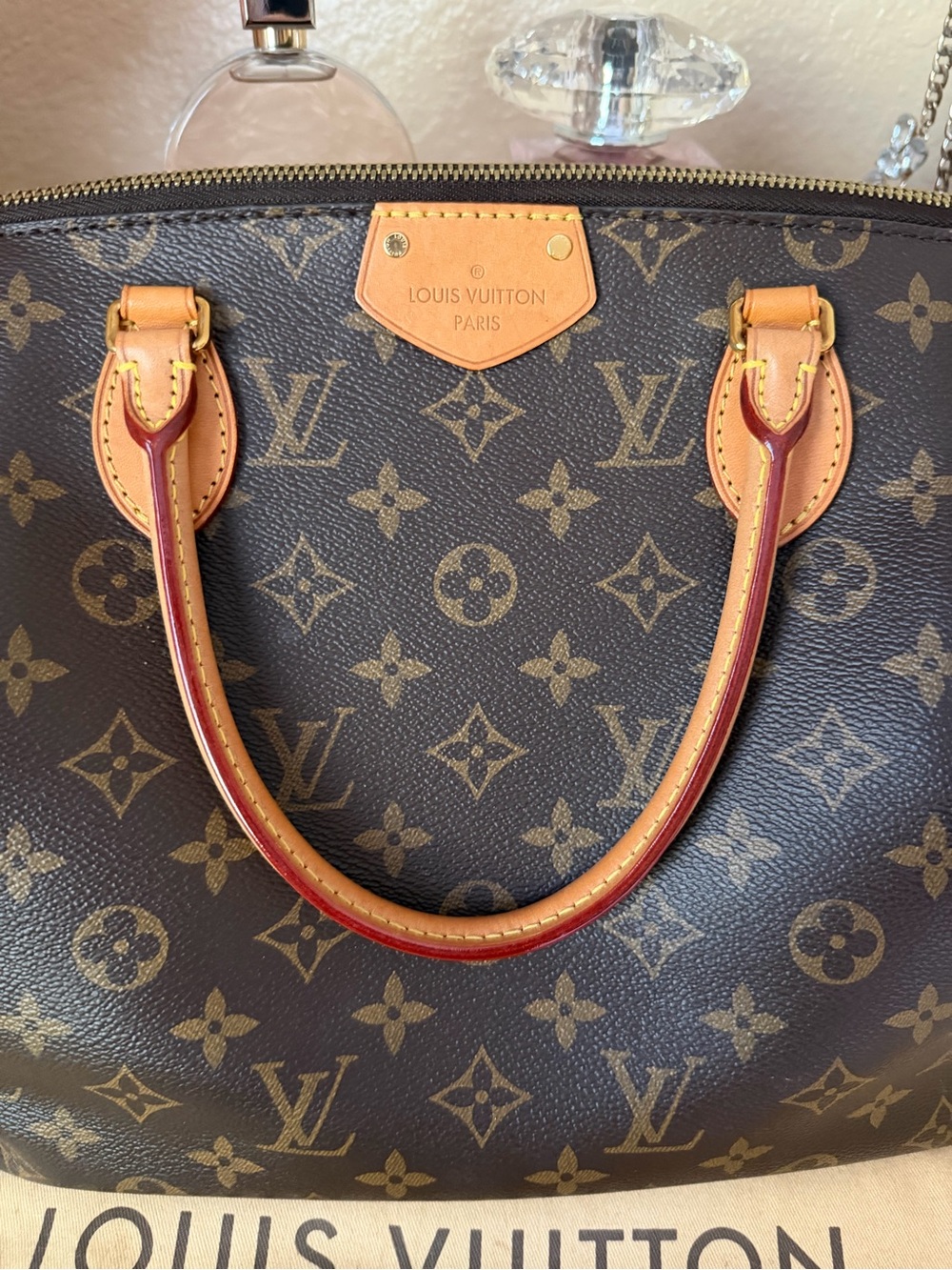Authentic Louis Vuitton Turenne MM - Picture 3 of 16